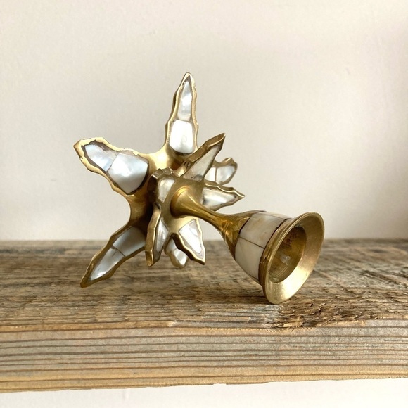 Brass candlestick with inlaid mother of pearl - Picture 4 of 5